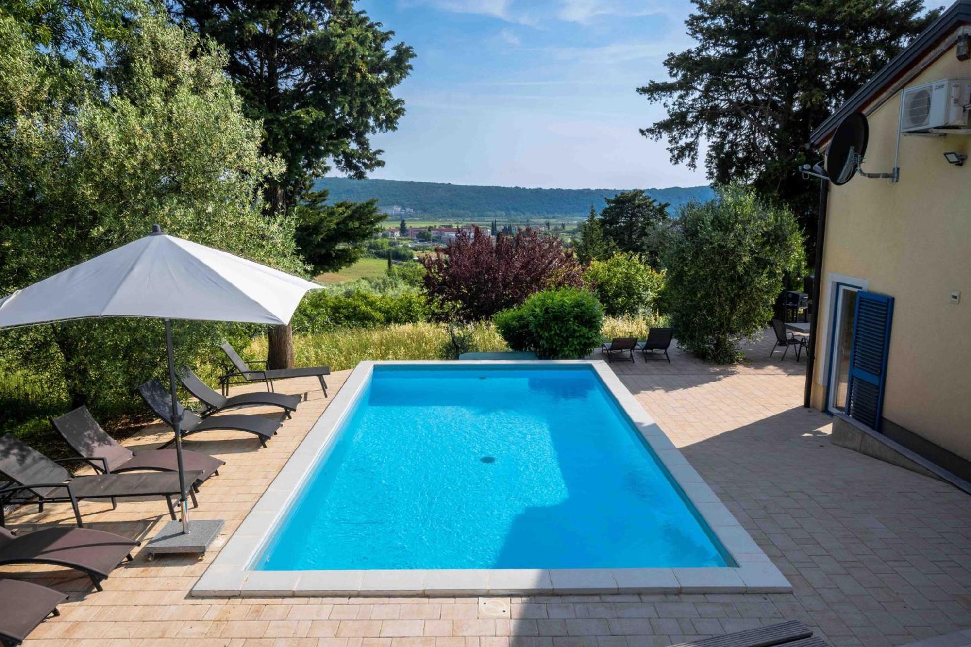 Porto Olive Villa *